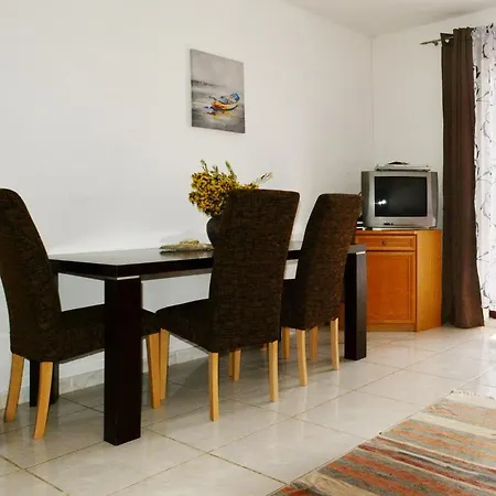 By The Sea Pirovac, Sibenik - 6447 *