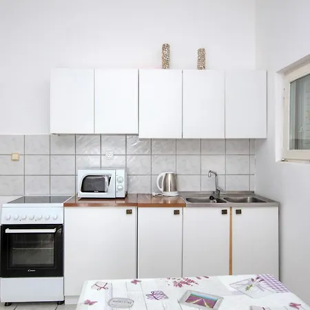 Appartement By The Sea Pirovac, Sibenik - 6447 *