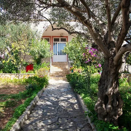 Apartment Apartments By The Sea Pirovac, Sibenik - 6447 Pirovac