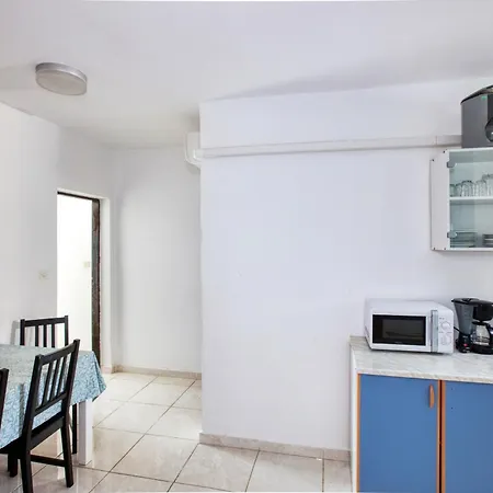 Apartment Apartments By The Sea Pirovac, Sibenik - 6447