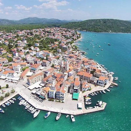 Apartments By The Sea Pirovac, Sibenik - 6447 Pirovac