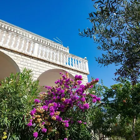 アパート By The Sea Pirovac, Sibenik - 6447 ピロヴァッツ