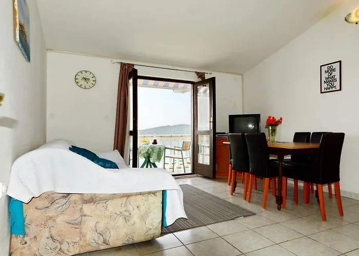 アパート By The Sea Pirovac, Sibenik - 6447 ピロヴァッツ