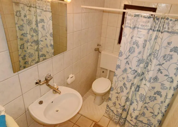 アパート By The Sea Pirovac, Sibenik - 6447 ピロヴァッツ