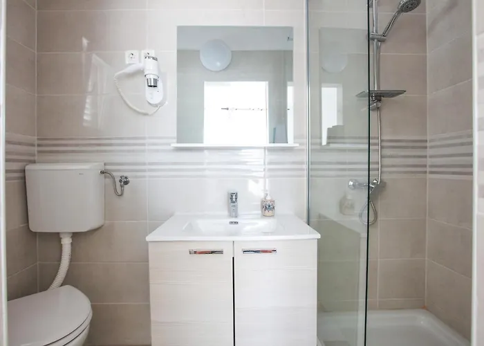 アパート By The Sea Pirovac, Sibenik - 6447 ピロヴァッツ