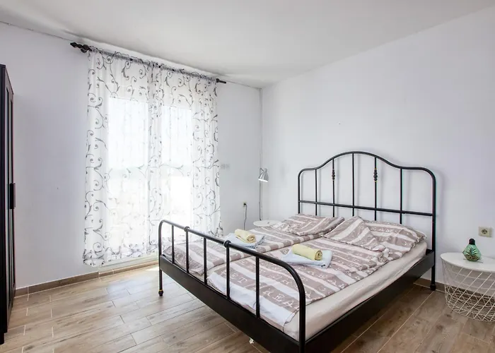 By The Sea Pirovac, Sibenik - 6447 アパート *