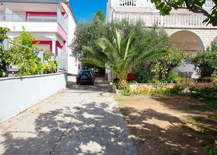 By The Sea Pirovac, Sibenik - 6447 *