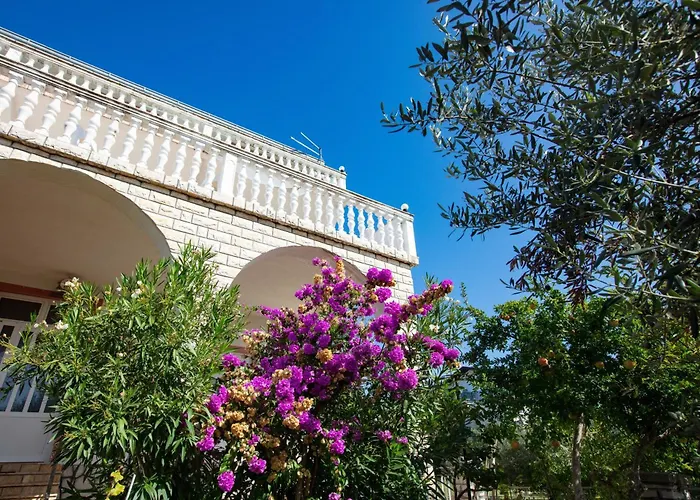 アパート By The Sea Pirovac, Sibenik - 6447 ピロヴァッツ